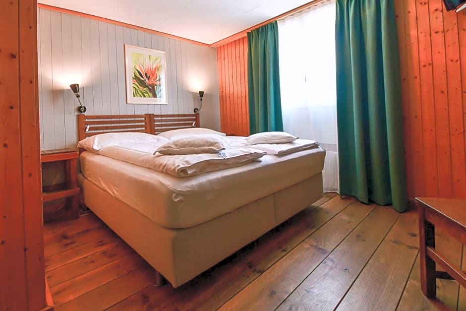 Hotel Tell and Apartments