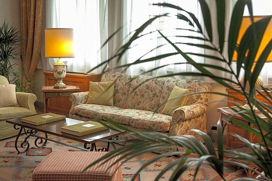 Relais Santa Chiara Hotel