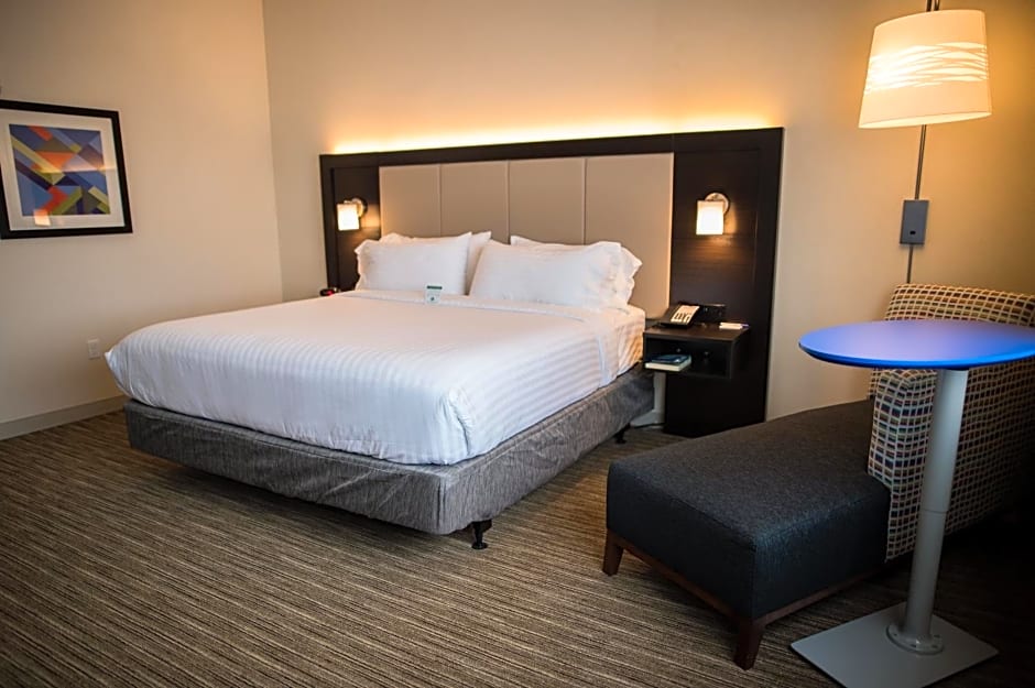 Holiday Inn Express & Suites Marietta By IHG