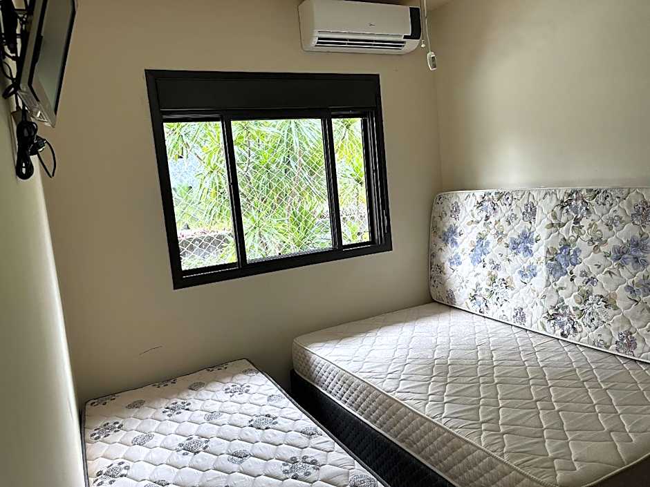 RIVIERA: M6 PRAÇA DAS ARTES 24 Duplex, Perto da Praia, Vista para as Piscinas, 3Dorms+Sala Íntima, 2½Banh, 2Gar, Ar+Ventiladores, Wi-Fi, Tela de Proteção, Varanda com Churrasqueira Ecológica, até 8-9Hóspedes