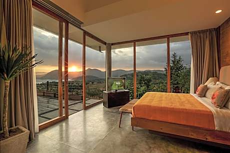 King Suite with Sea View