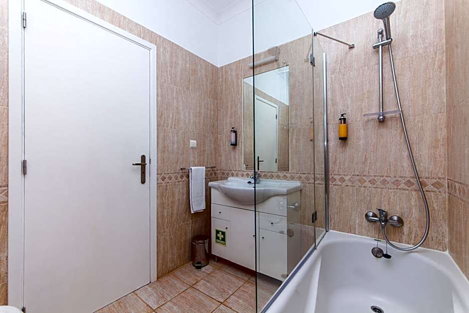 Atalaia Sol Aparthotel - tennis & heated pool in winter