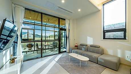 Yeongdeok Haesonghaesol Poolvilla