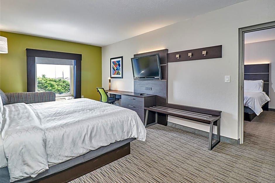 Holiday Inn Express Hotel & Suites Clearwater US 19 North By IHG