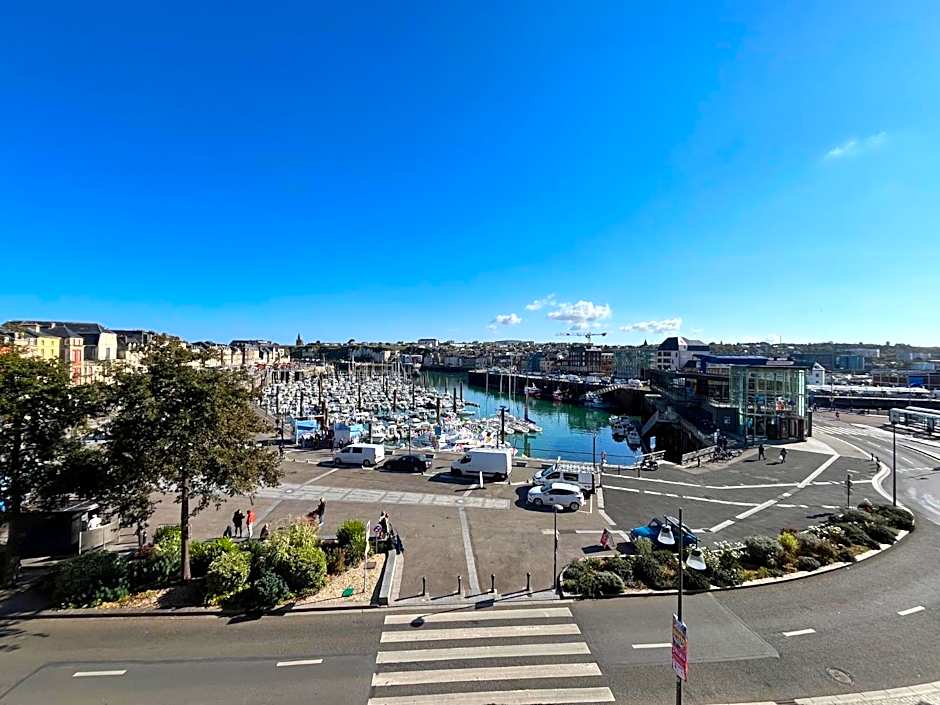 LOGIS Hôtel & Restaurant - Les Arcades