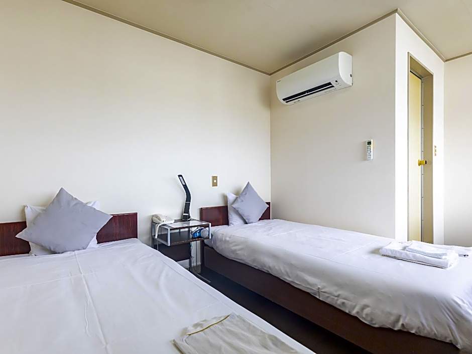 OYO Business Hotel Suehiro Matsuyama