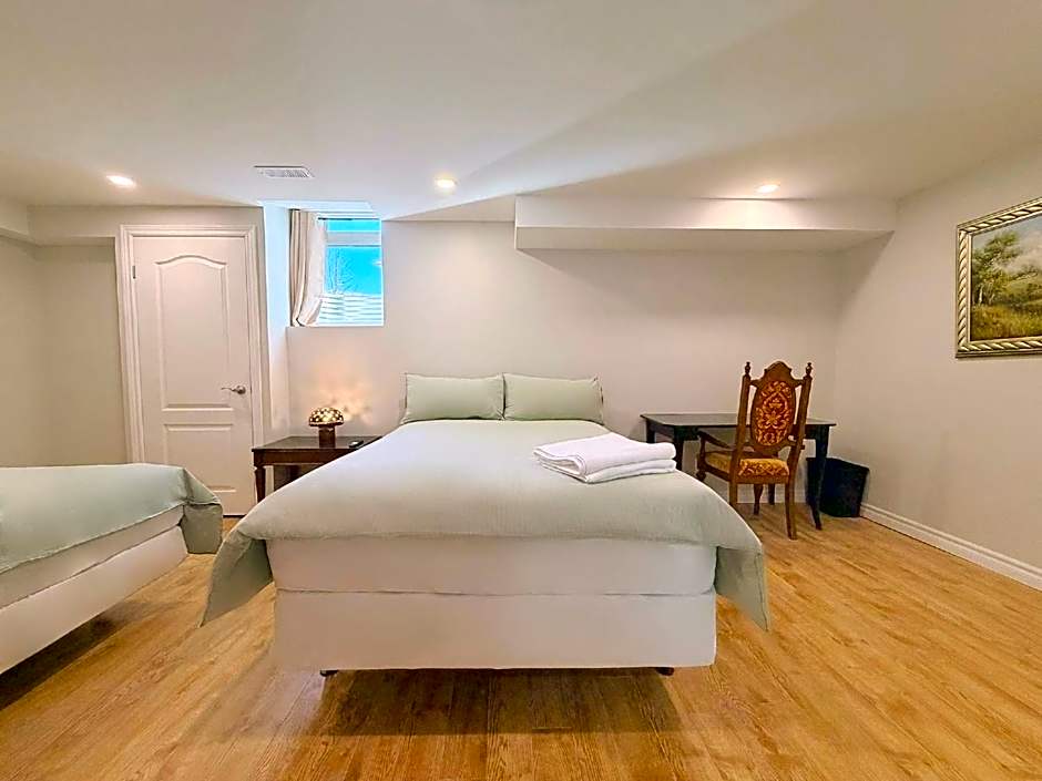 Cozy Rooms in Bright Walkout Suite - Newly Renovated in 2026