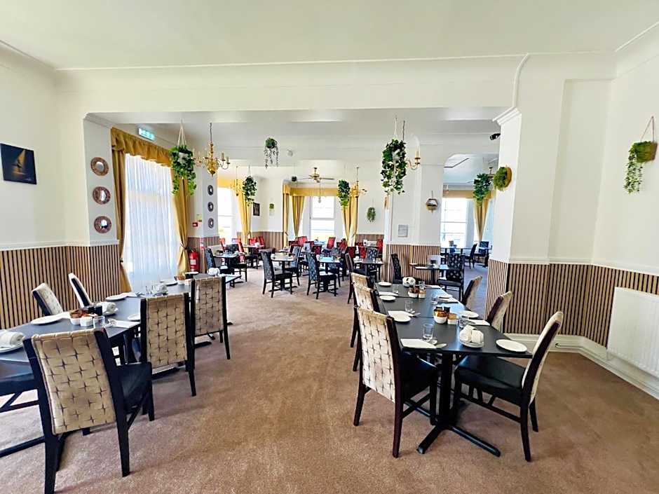 Four Oaks Hotel