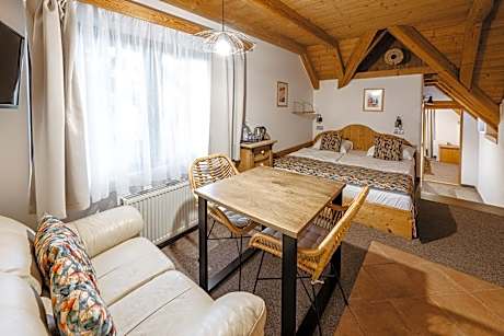 Two-Bedroom Comfort Suite (5 Guests)