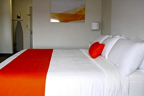 King Room - Non-Smoking