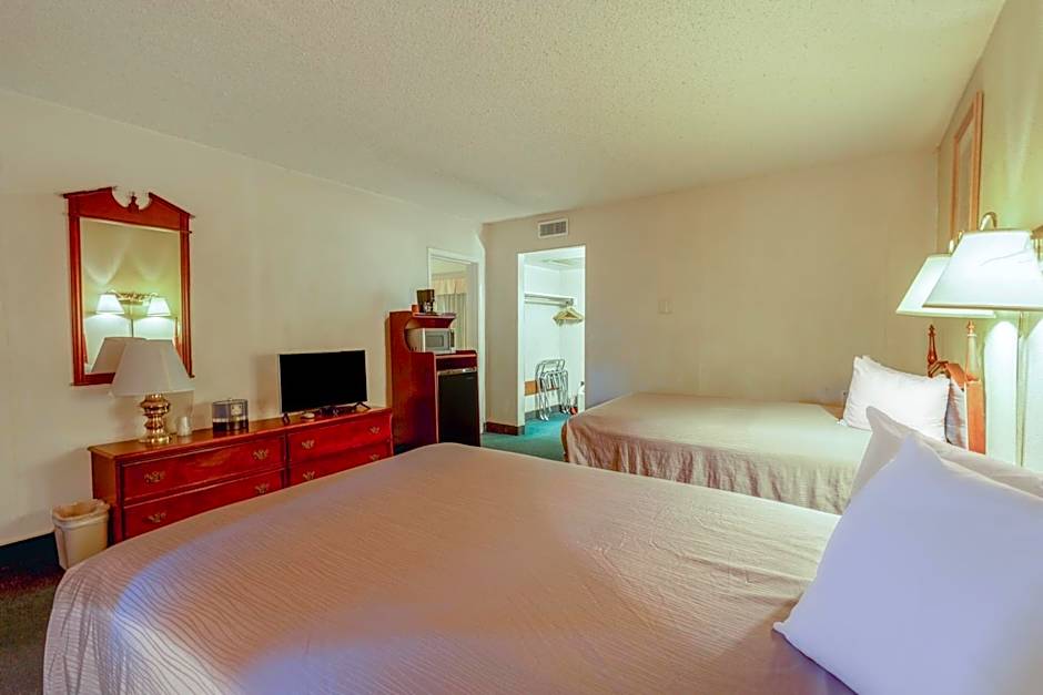 Royal Holiday Motel By Belvilla Gallup I-40