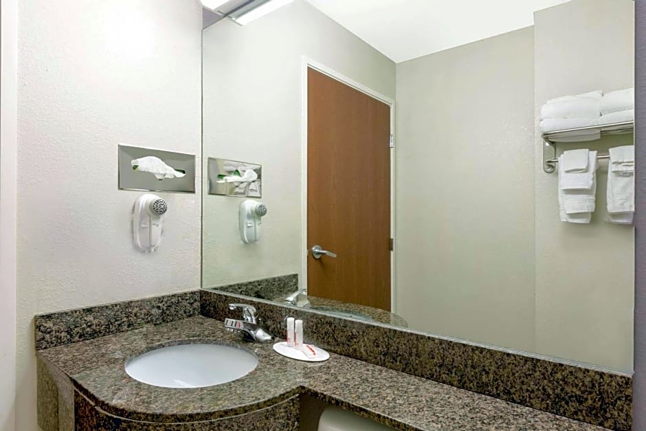 Microtel Tuscaloosa Unv – Tuscaloosa, AL