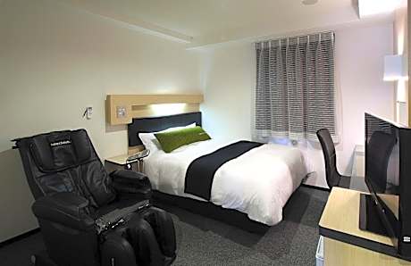 Premium Queen Room with Massage Chair - Nonsmoking