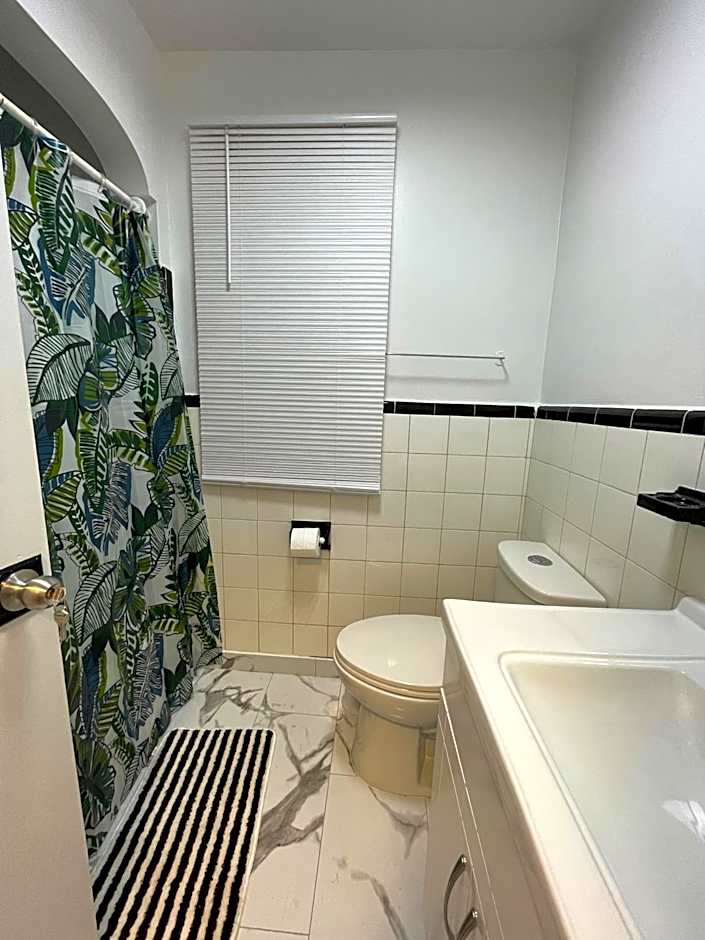 Toronto Full Bed in a Room - Midtown