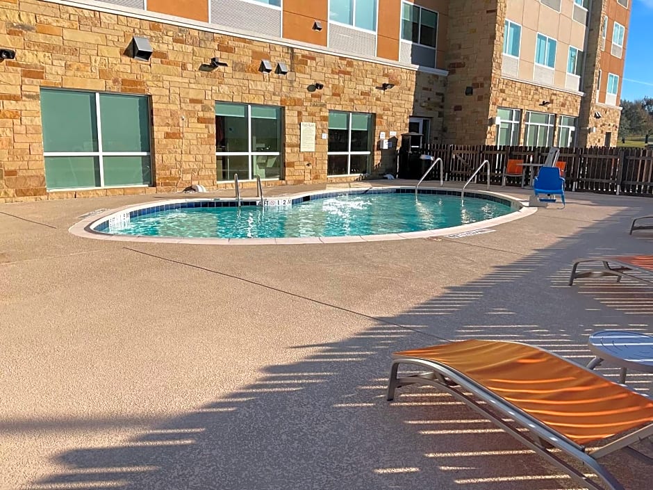 Holiday Inn Express and Suites Wylie West