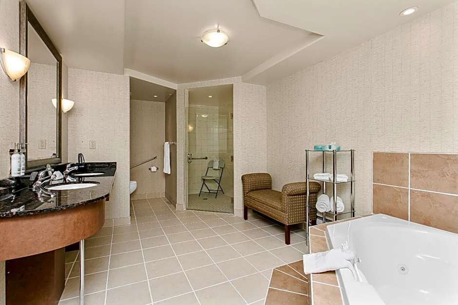 Holiday Inn & Suites Lloydminster By IHG