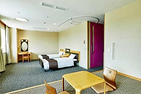 Accessible Room (With Private Bath)