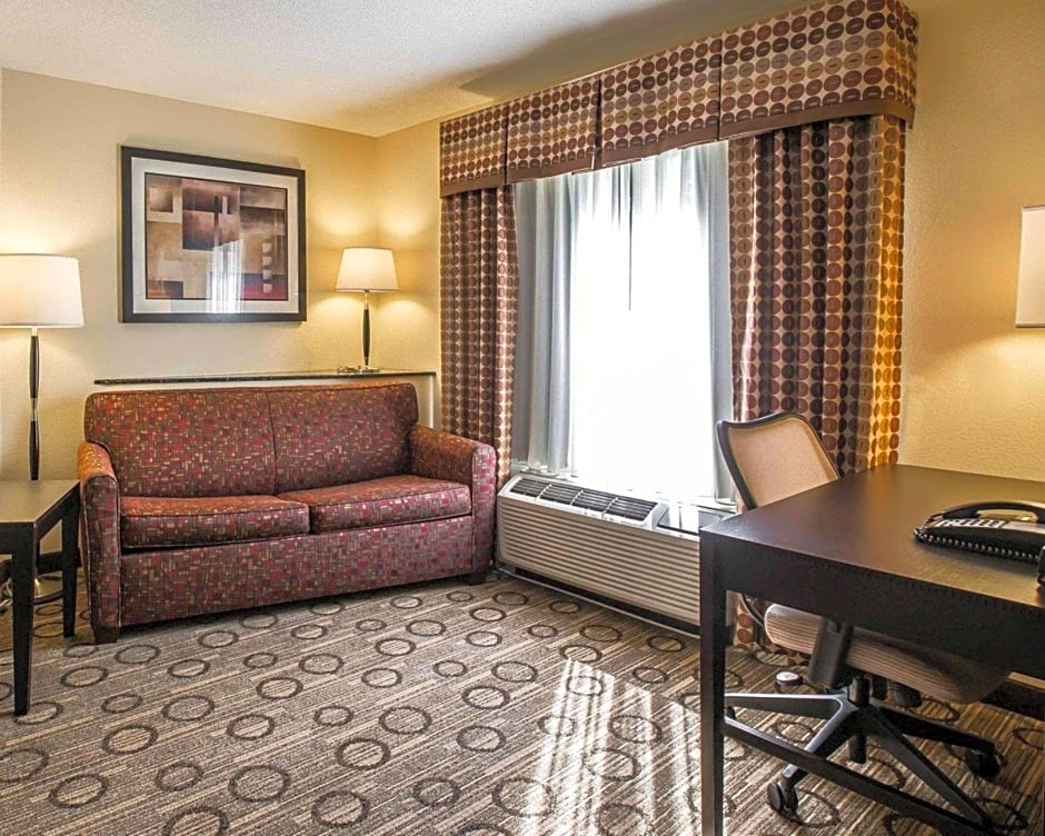 Comfort Suites At WestGate Mall