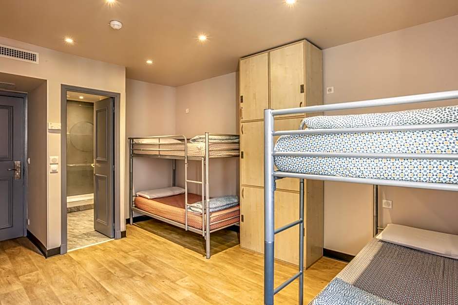 Villa Saint Exupery Beach Hostel