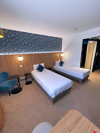 2 Single Beds