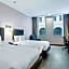 Wyndham Garden Baronne Plaza