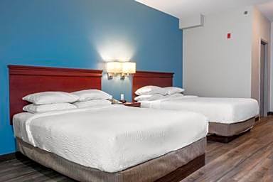 Premier Inn & Suites - Downtown Hamilton Hotel