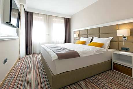 Deluxe Suite with Balcony