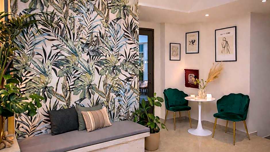 Lunar Hotel Modern Boutique