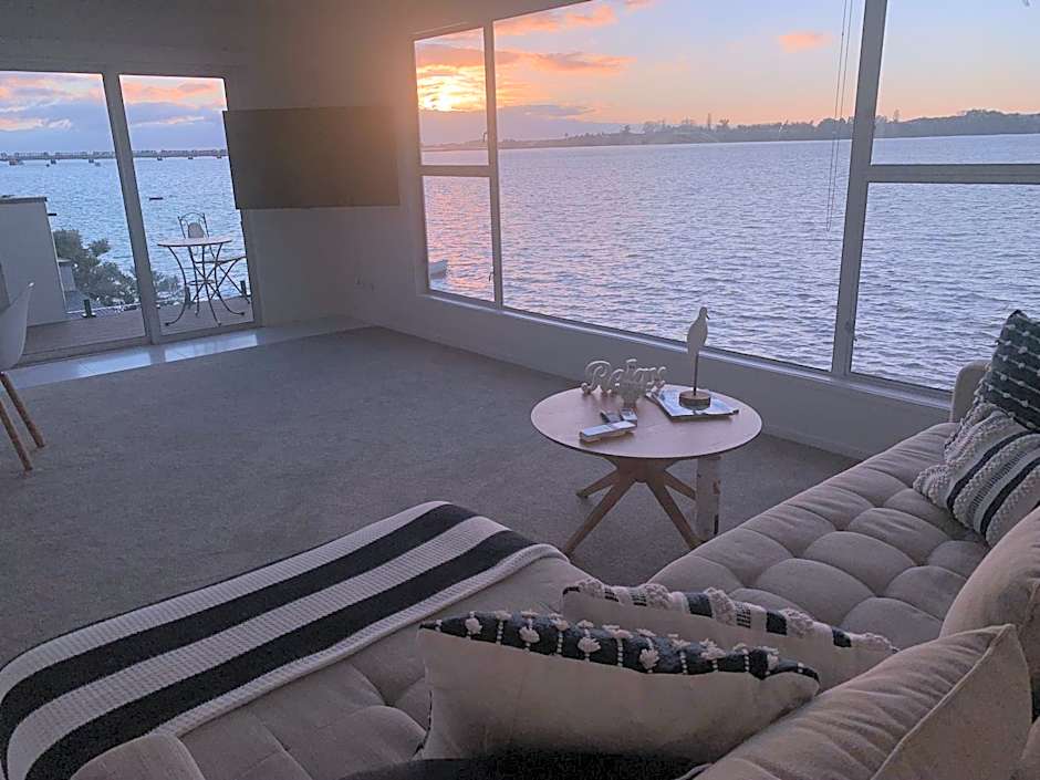 Harbour View Motel and Waterfront Apartments