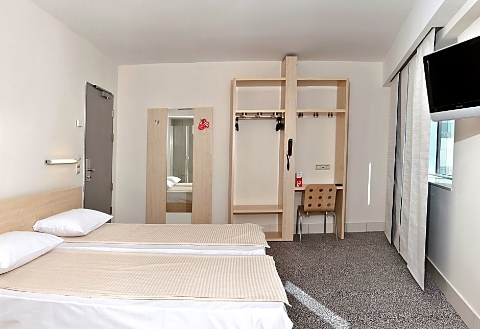 Hello Hotels Gara De Nord Bucharest Romania Rates From Eur29