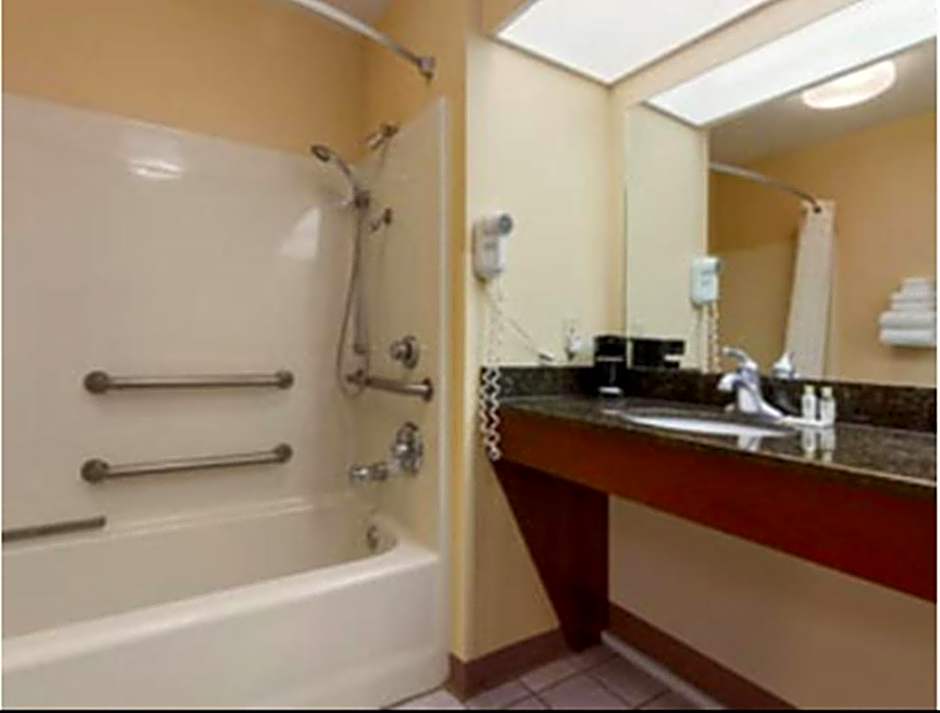 Baymont by Wyndham Warner Robins