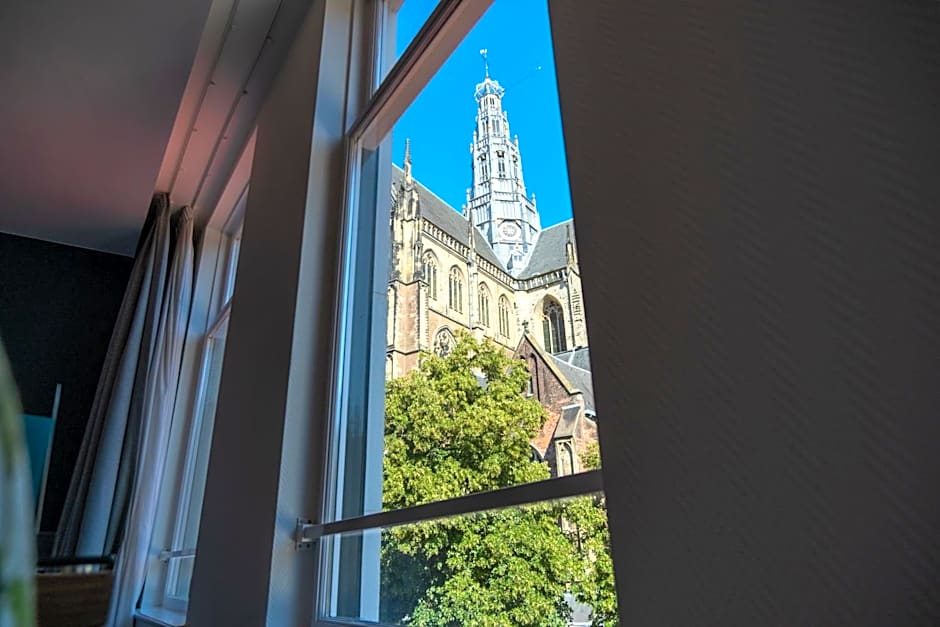 Ambassador City Centre Hotel