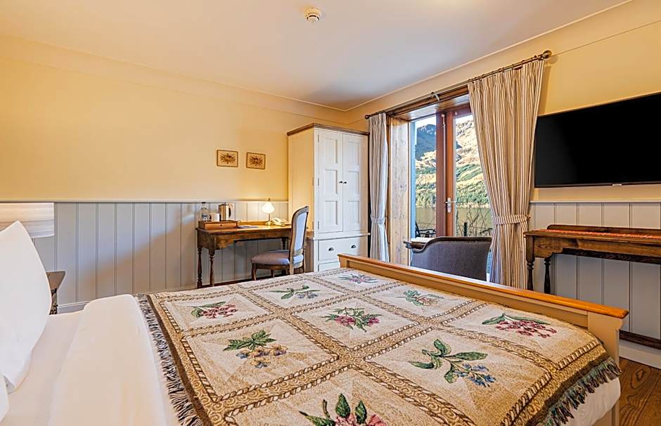 The Whispering Pine Lodge