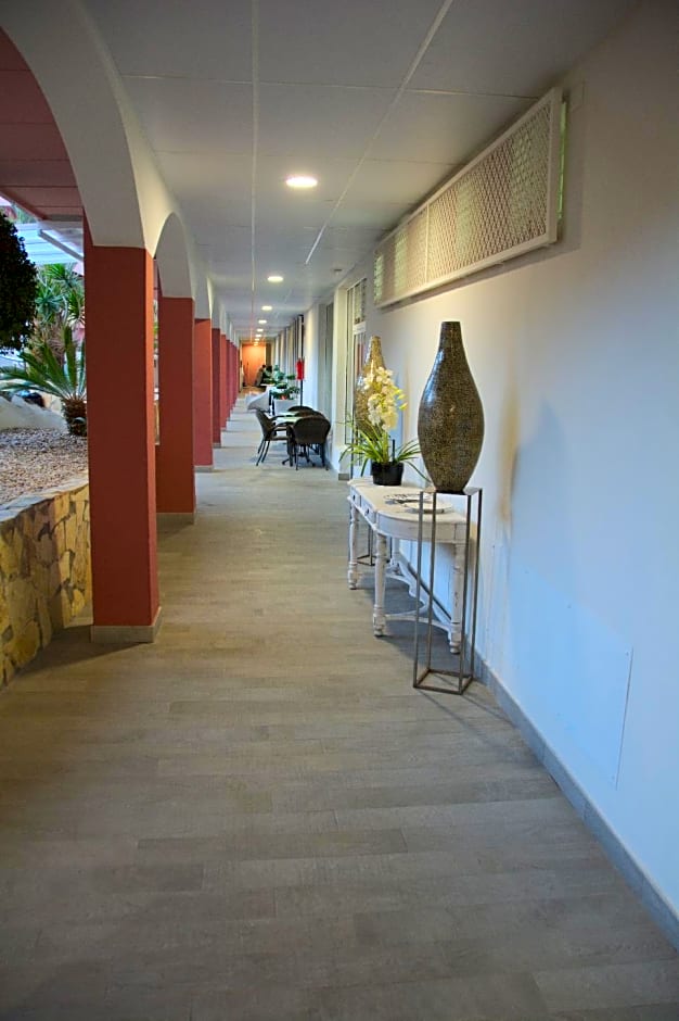 Marola Park Apartmentos