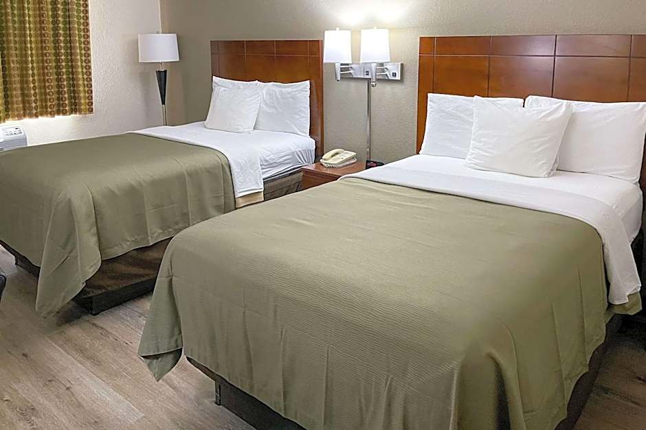 Econo Lodge Cartersville-Emerson Lake Point