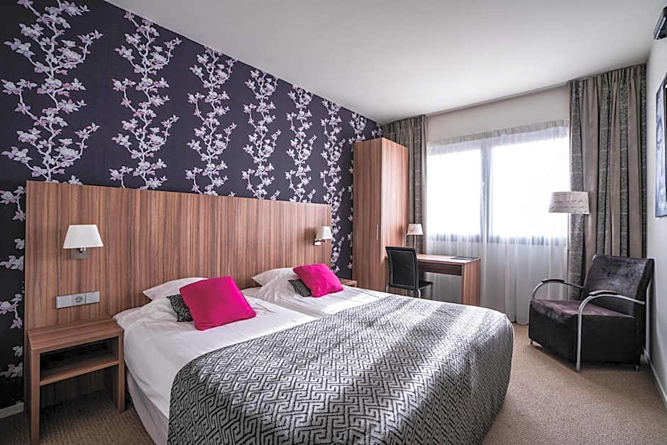 Photo 1 of 9 of Standard 1 Double Bed or 2 Beds