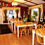 Knights Inn - Huntsville, ON