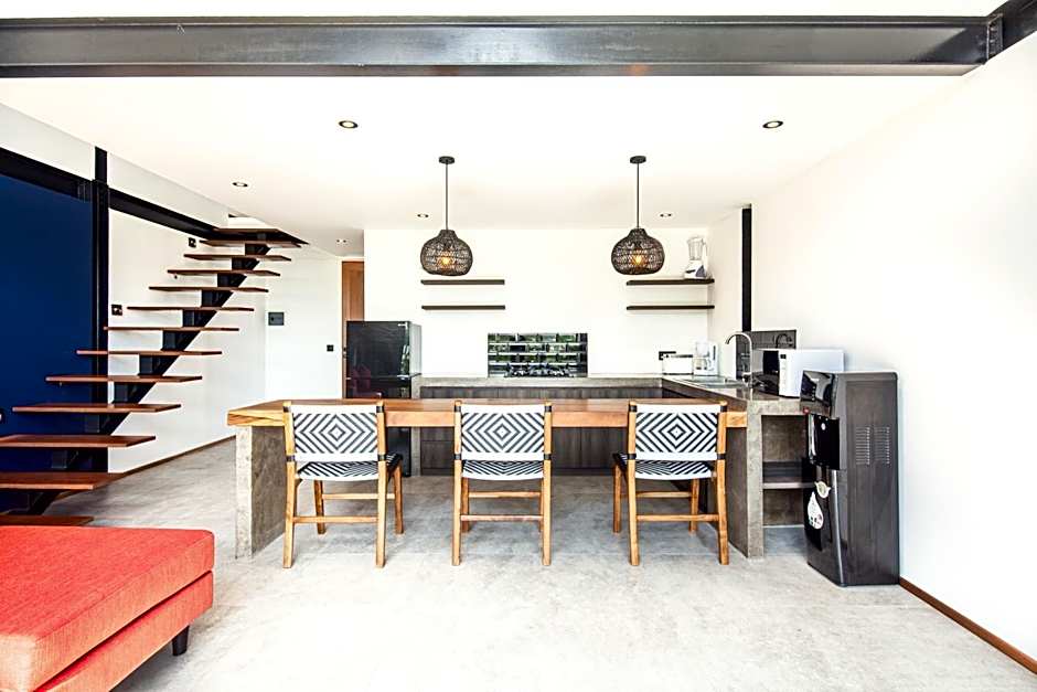 Modern Spacious Loft 200m from the beach Canggu