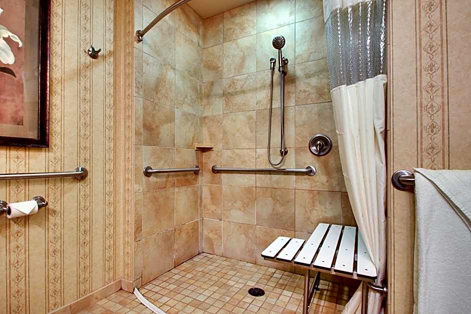 The Inn at Charles Town / Hollywood Casino