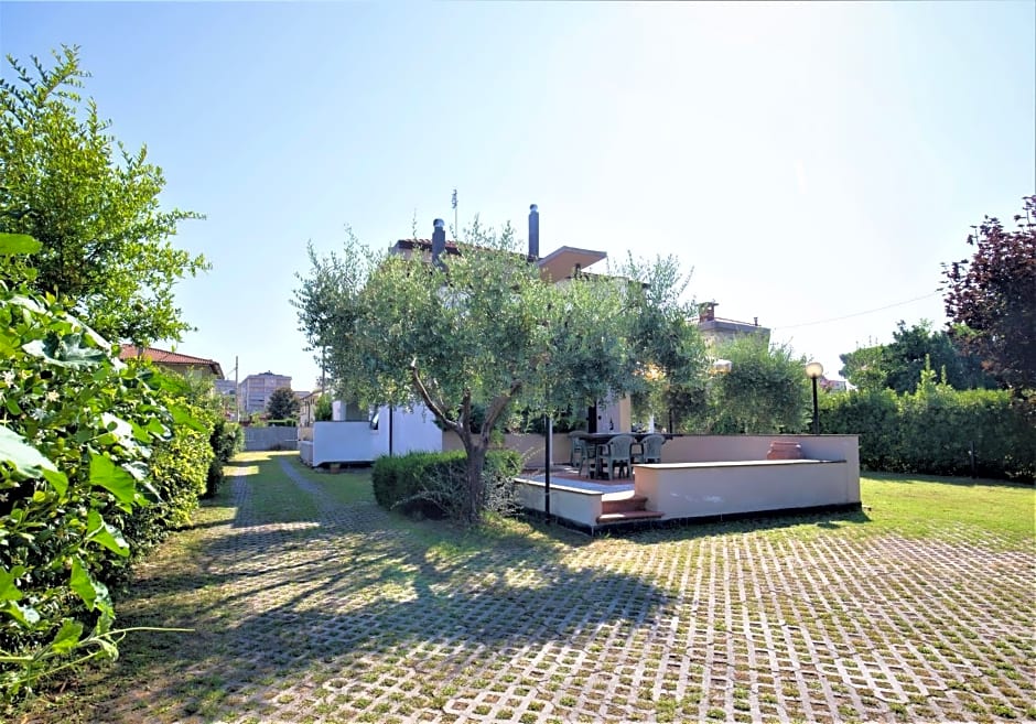 B&B Villa Apuana – Marina di Carrara, WI