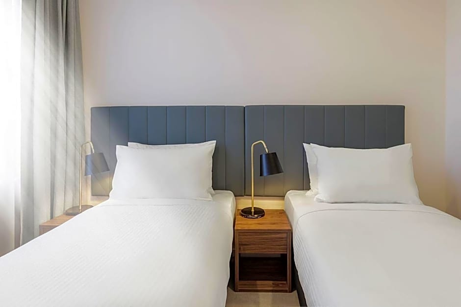 Brady Apartment Hotel Hardware Lane