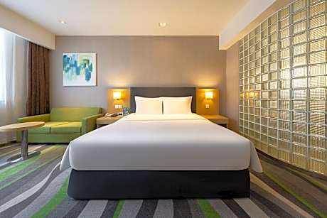 Queen Superior Room
