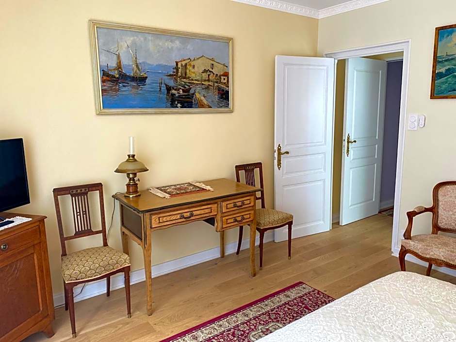 Zdjęcie 1 z 5 — Small Double Room