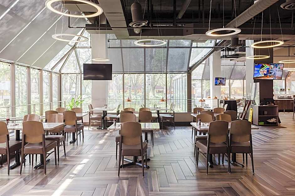 Crowne Plaza Suites MSP Airport - Mall of America By IHG