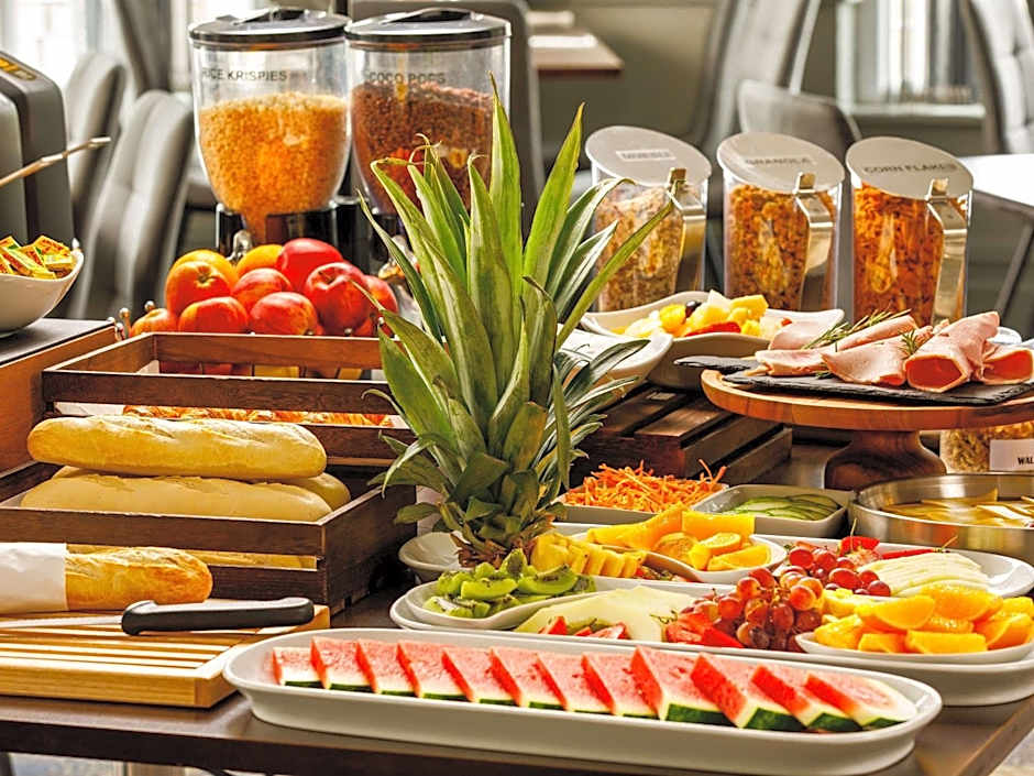 Sunday London Staines-upon-Thames Heathrow T5