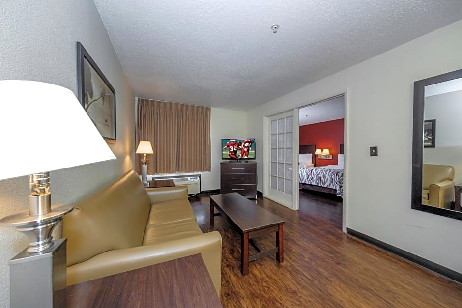 Red Roof Inn & Suites Savannah Airport