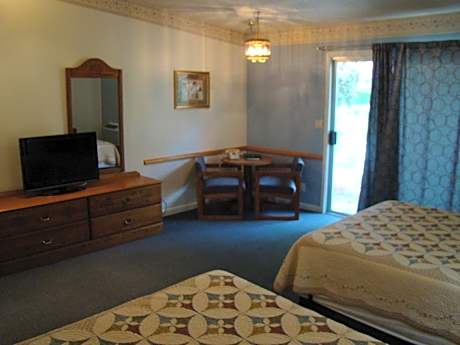 Queen Room with Two Queen Beds