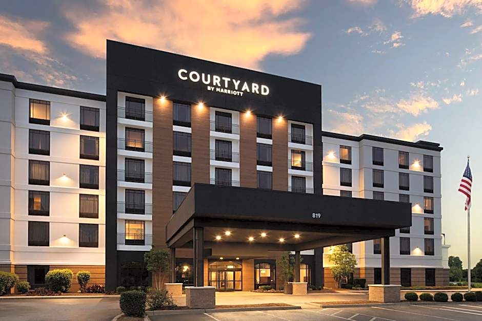 Courtyard by Marriott Louisville Airport