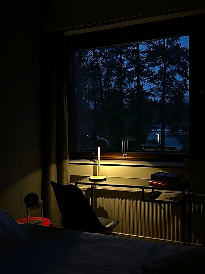 The Rooms Airport - 20Rooms