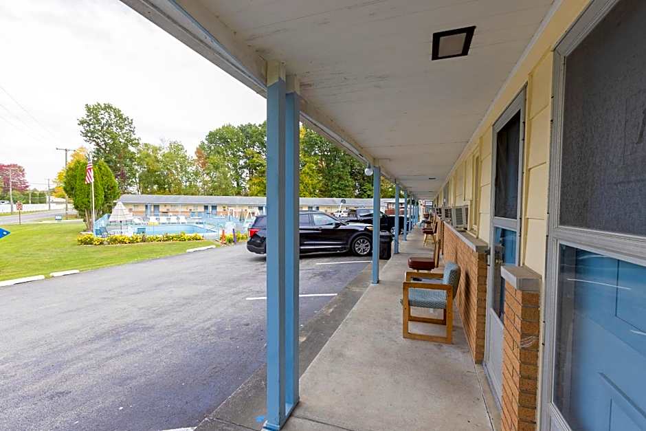 Parkside Motel by OYO Meadville Conneaut Lake